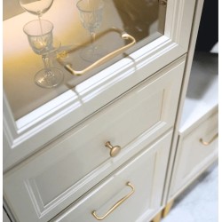 Charlott | Úzká vitrína s proskleným čelem