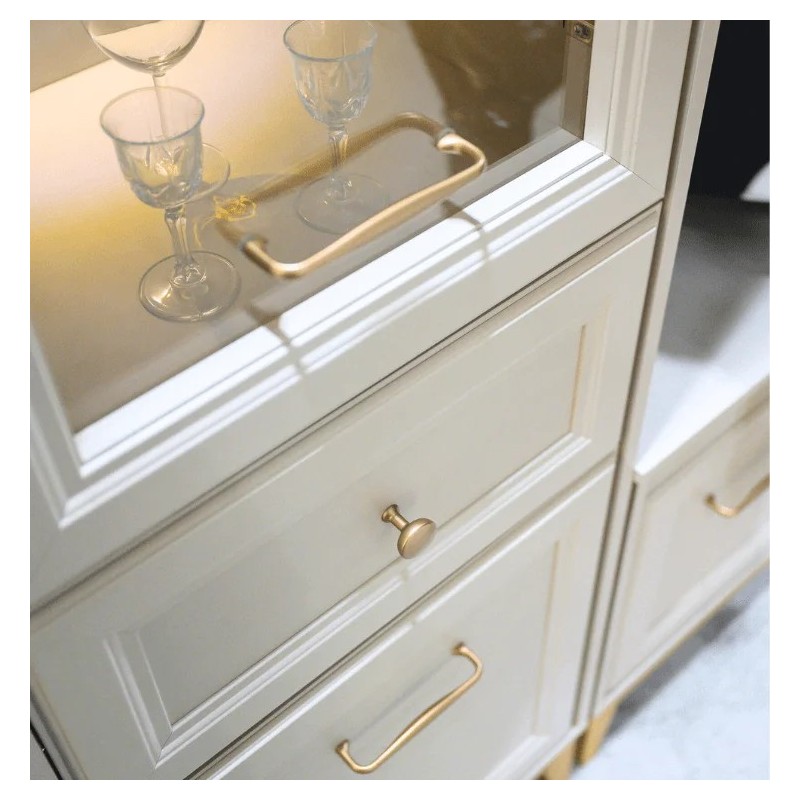 Charlott | Úzká vitrína s proskleným čelem