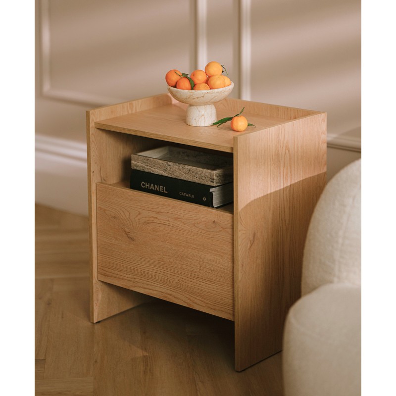 Noční stolek JUNI s 1 zásuvkou – moderní a praktický nábytek do ložnice
