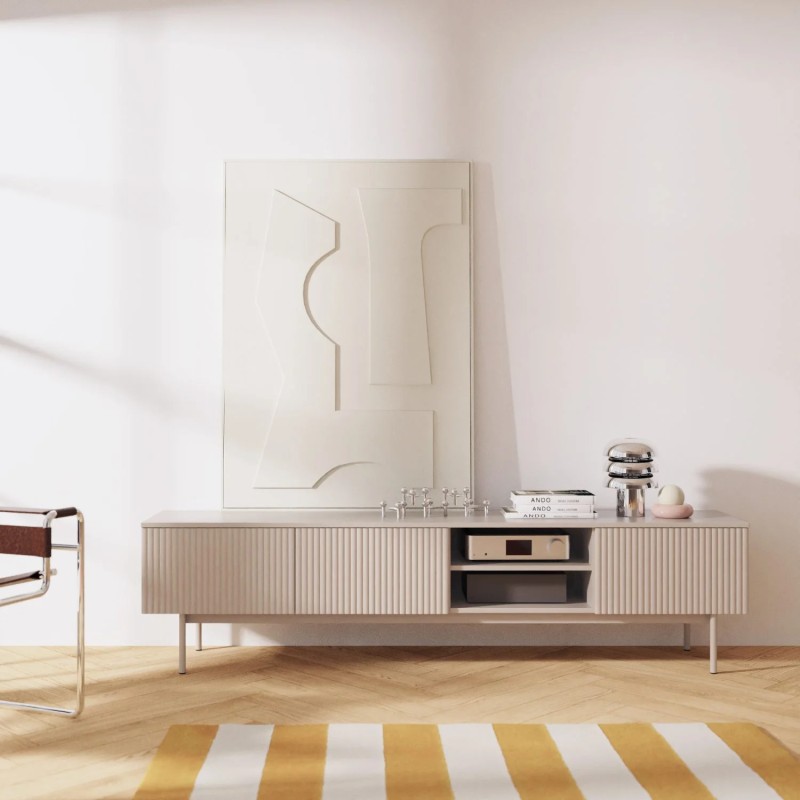 TV stolek SOFT se 3 dvířky a rýhovanými čely