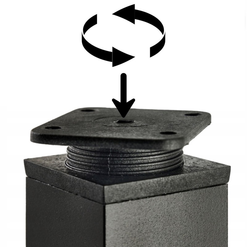 Šatní skříň s věšáky