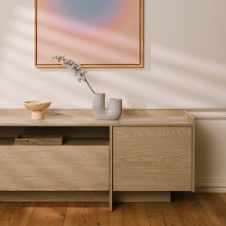 TV stolek JUNI se 3 dvířky