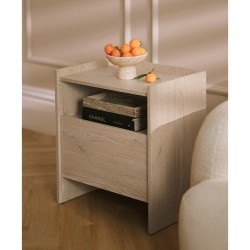 Noční stolek JUNI s 1 zásuvkou – moderní a praktický nábytek do ložnice
